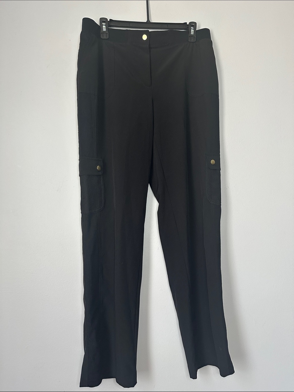 Chico’s Black Women's Straight-Leg Cargo Pants size S/M 6-8 Chico’s size 1
